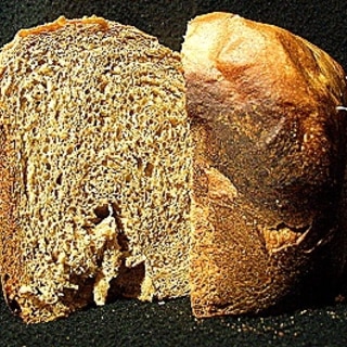 ココナッツオイル使用黒蜜パン　1斤